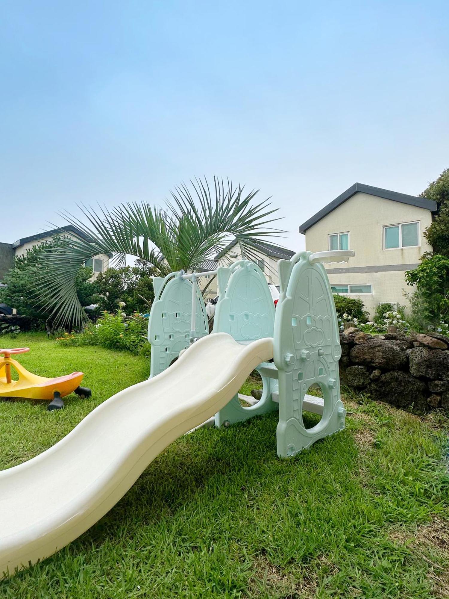 Haevichi Private Pension Seogwipo-stad Buitenkant foto